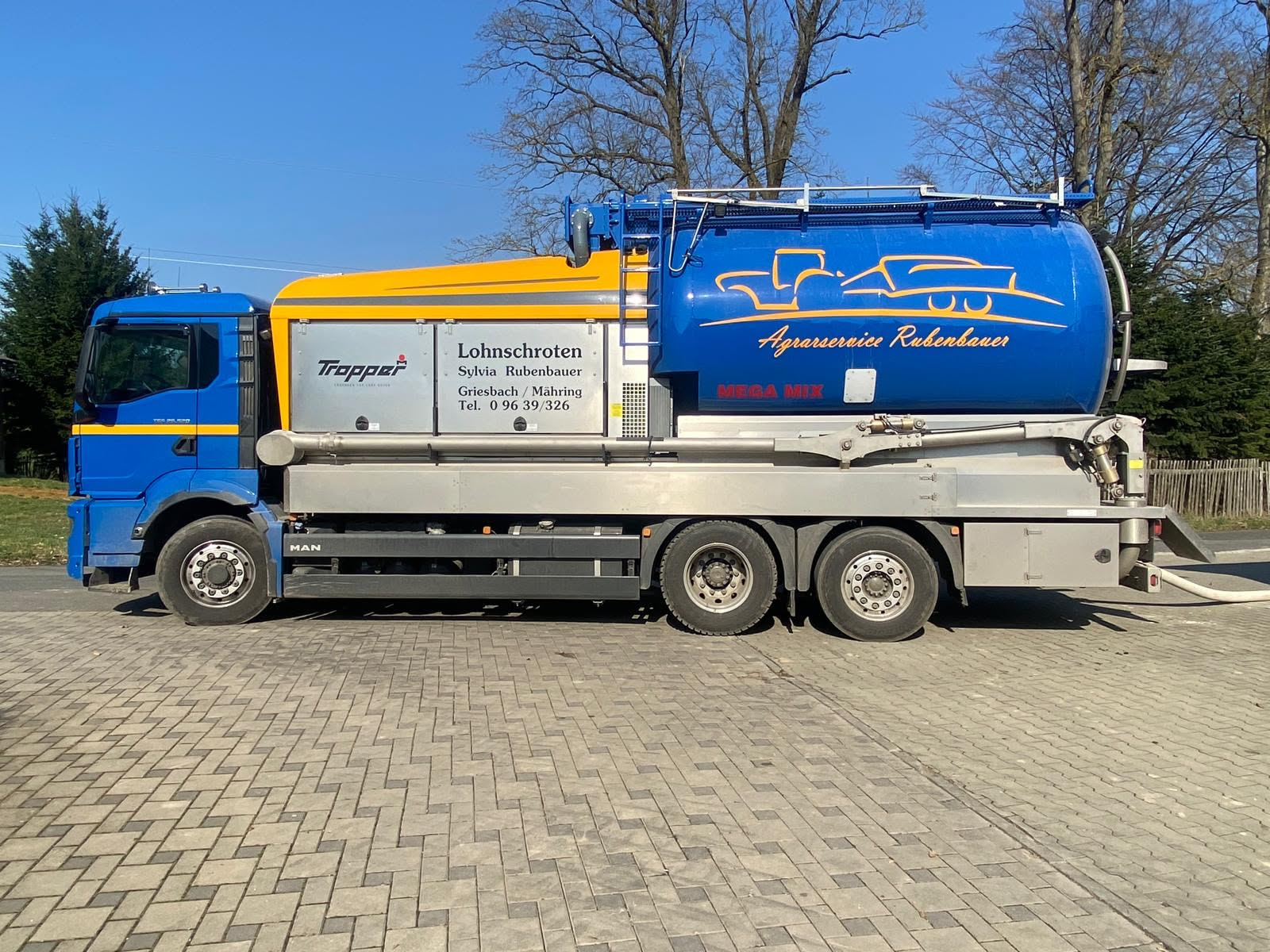 Moderne Landtechnik im Einsatz